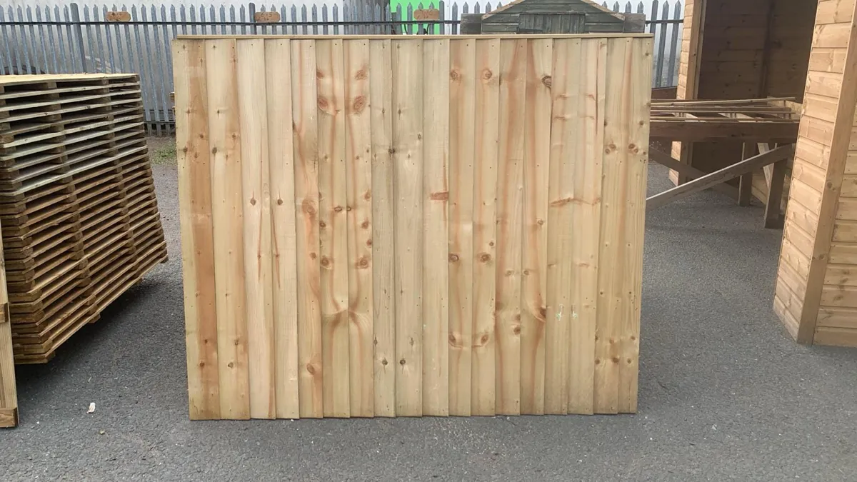 Feather edge fence panel, 6 ft wide