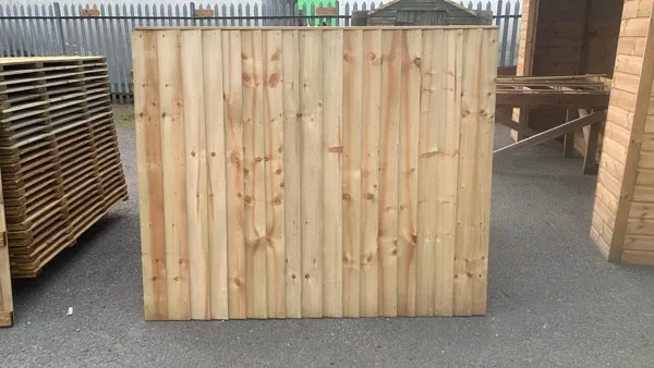 Feather edge fence panel, 6 ft wide